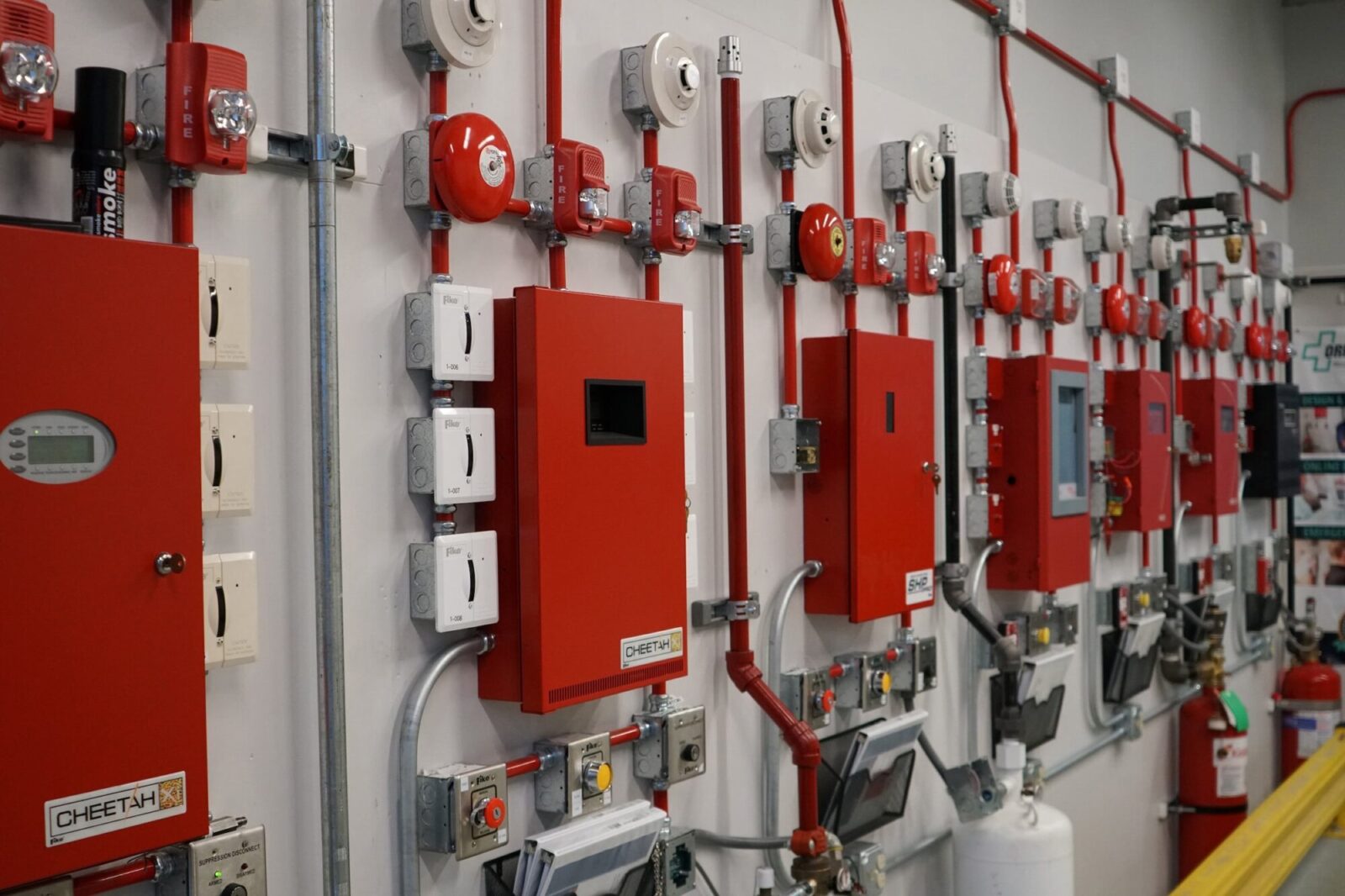 Solution Center training floor with active system demonstrations